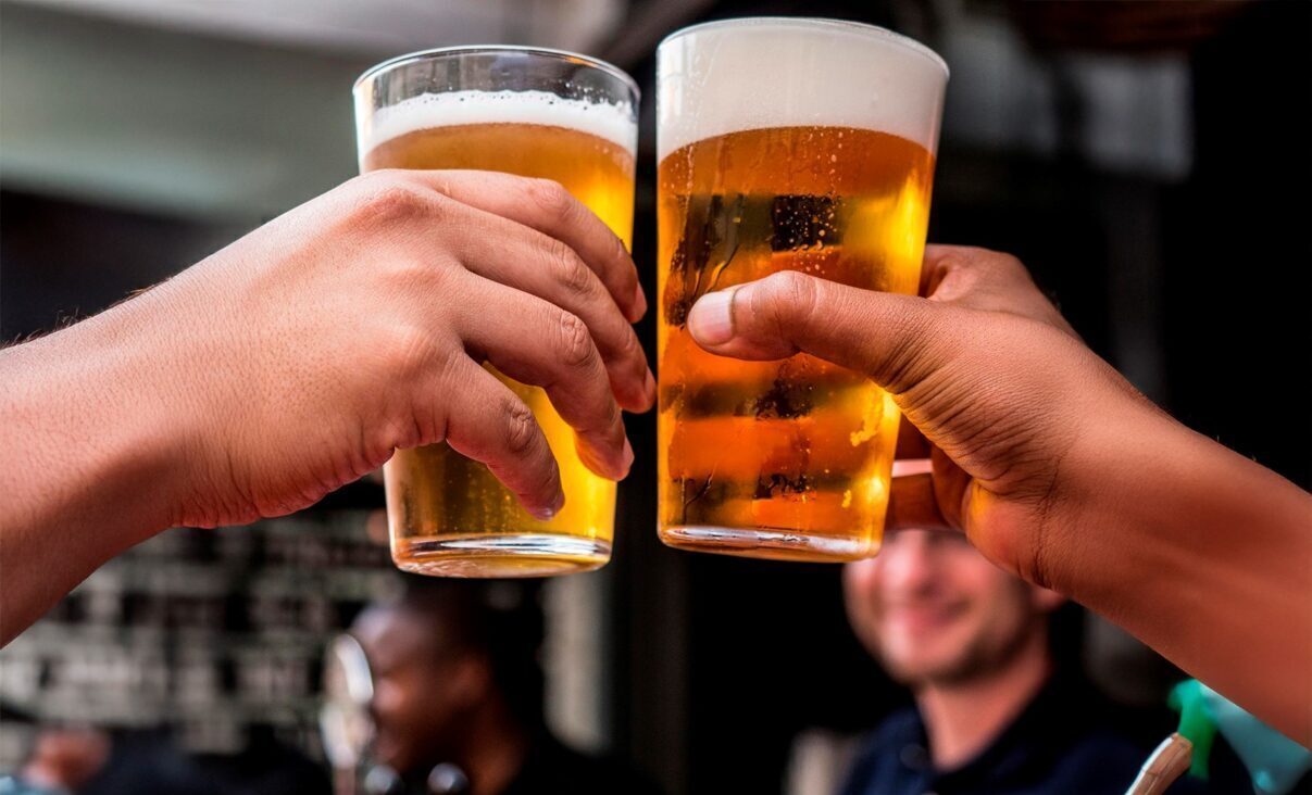 Het nachtleven in Den Haag: van hippe clubs tot gezellige pubs