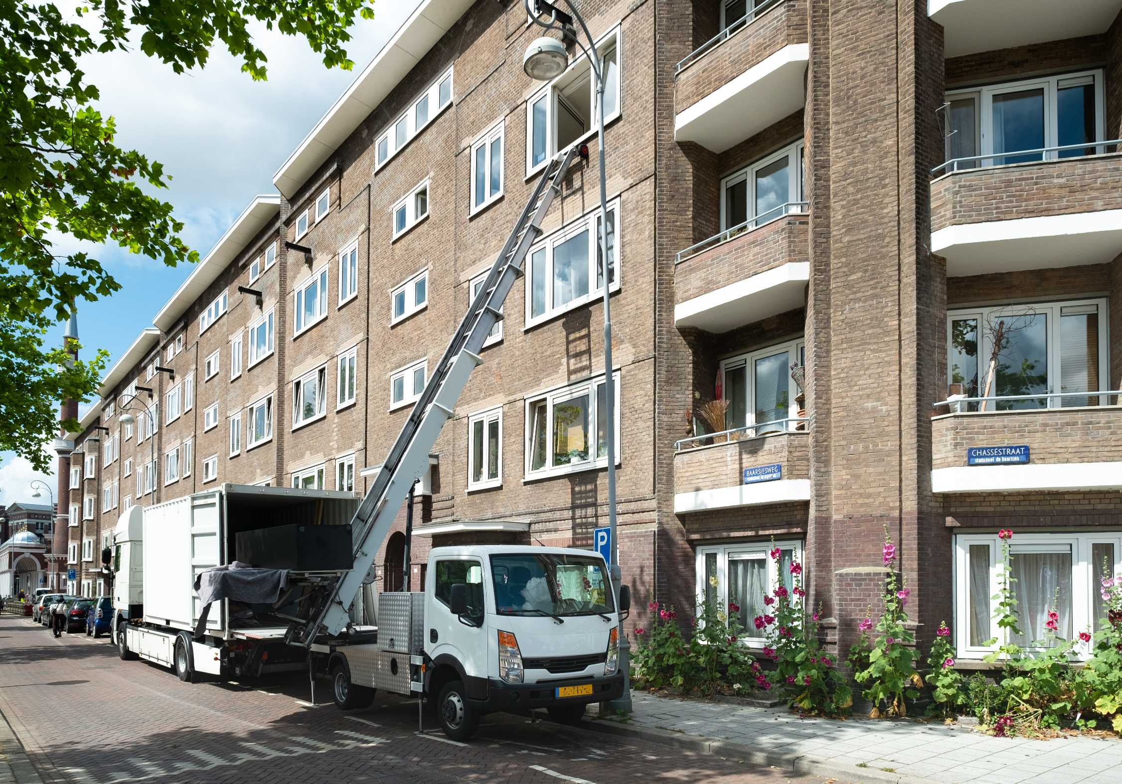 Waarom een verhuislift de oplossing is voor jouw verhuizing in Den Haag