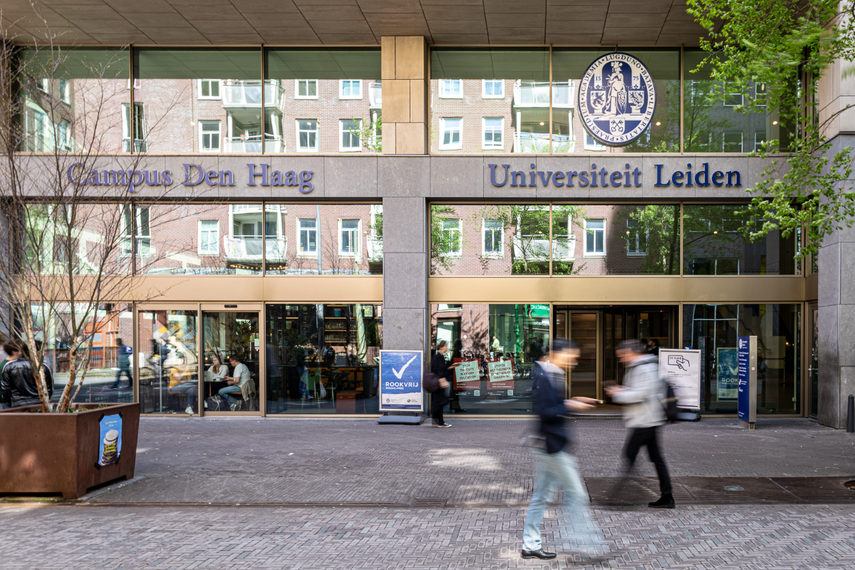 Einde aan streng veiligheidsbeleid Haagse campus Universiteit Leiden