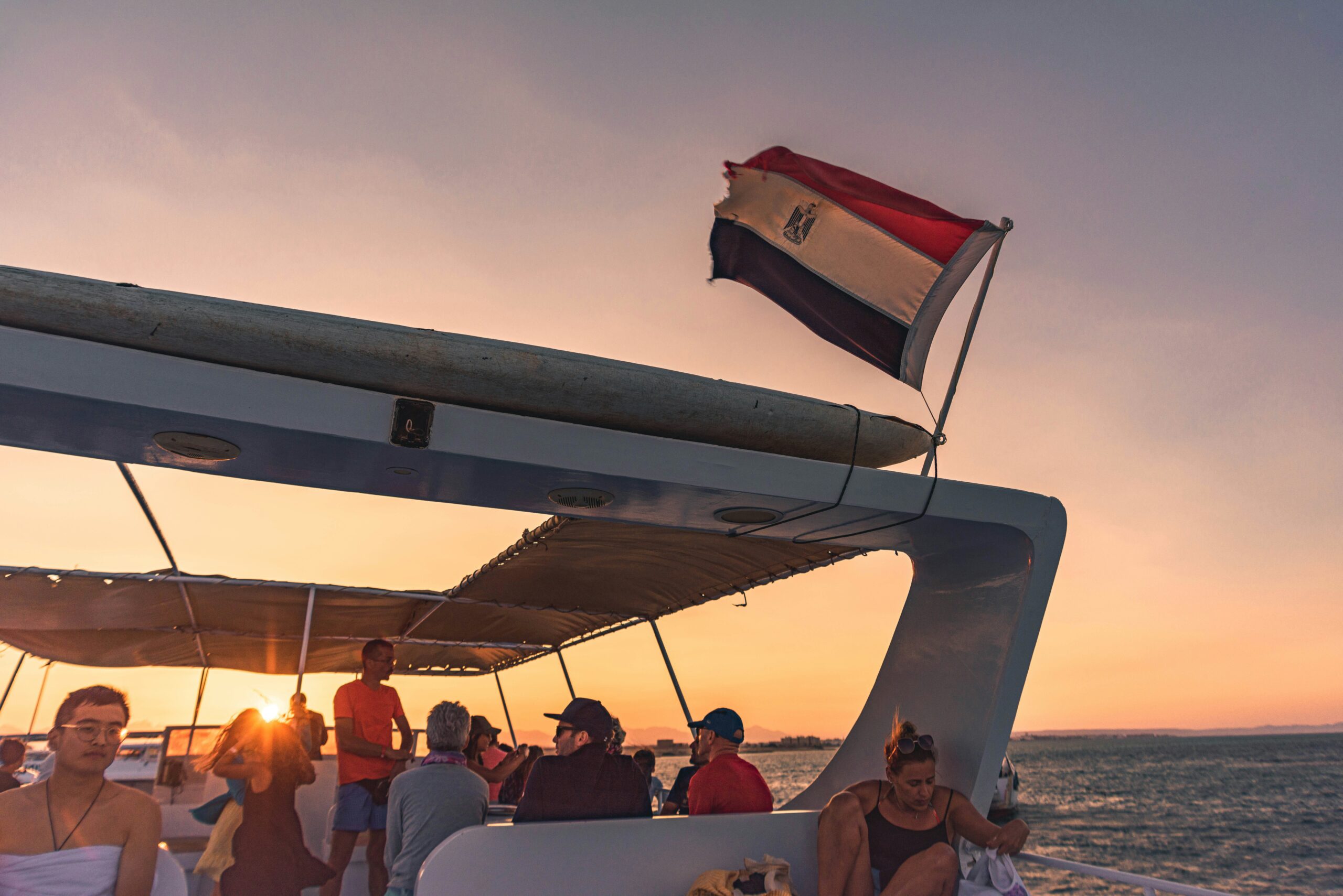 Zon, Zee & Skyline: Waarom Meer Nederlandse Toeristen Yachts Huren in Dubai