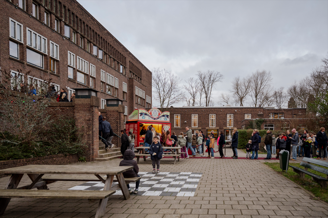 Poffertjes, pennen en perfecte presentaties: ‘Schoolkeuze is een circus geworden’
