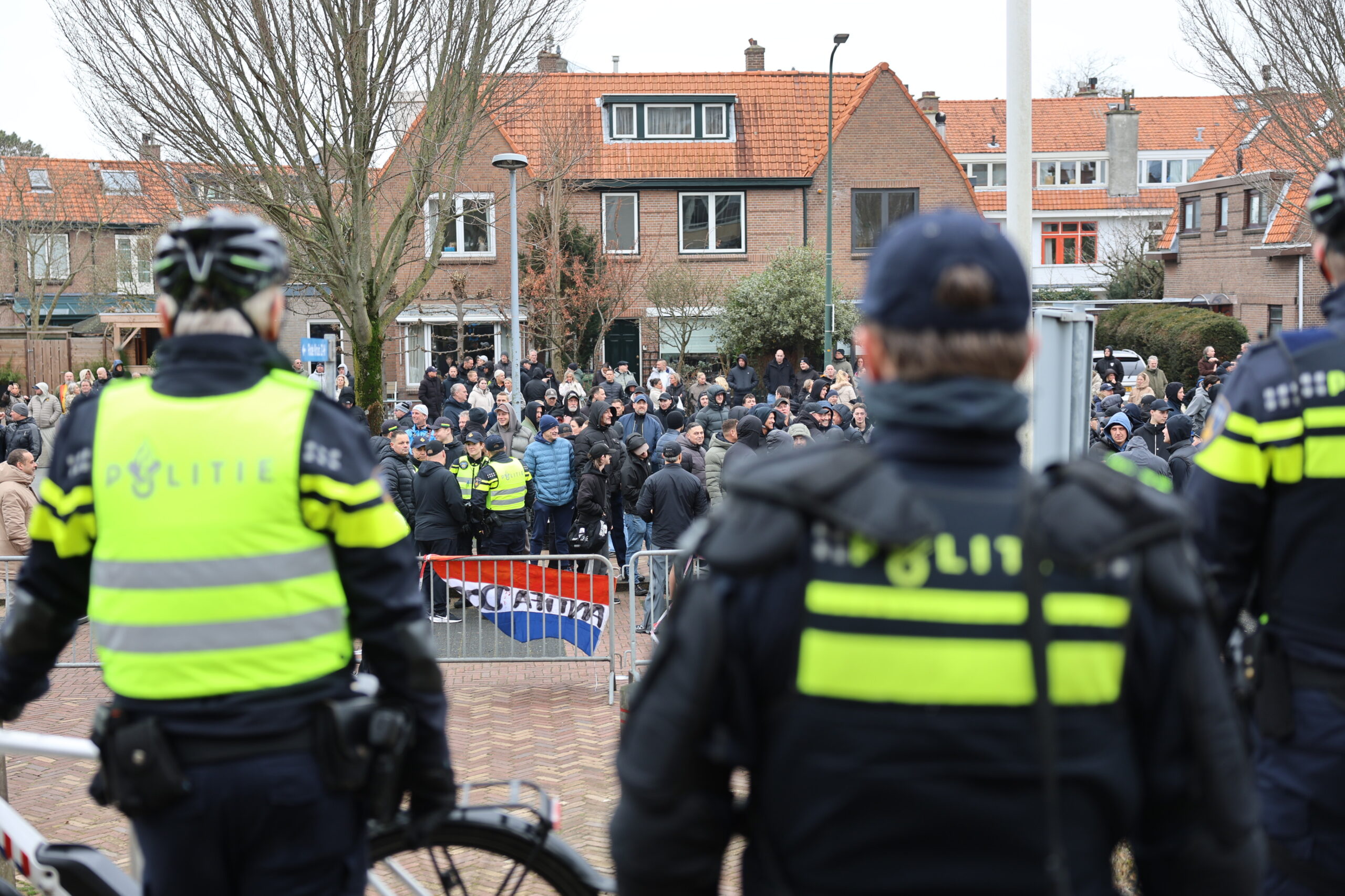 Protest tegen asielopvang Sportlaan loopt uit de hand