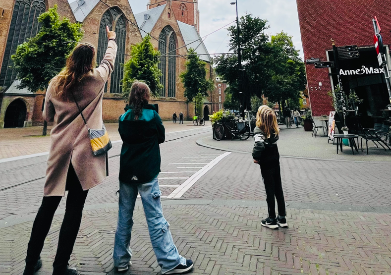 Stadsgids voor kinderen neemt Hagenaars mee op ontdekkingsreis in eigen stad